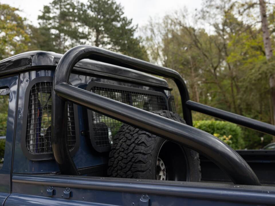 Image 17/43 of Land Rover Defender 90 (2010)