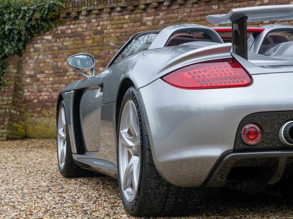 Image 44/50 de Porsche Carrera GT (2005)