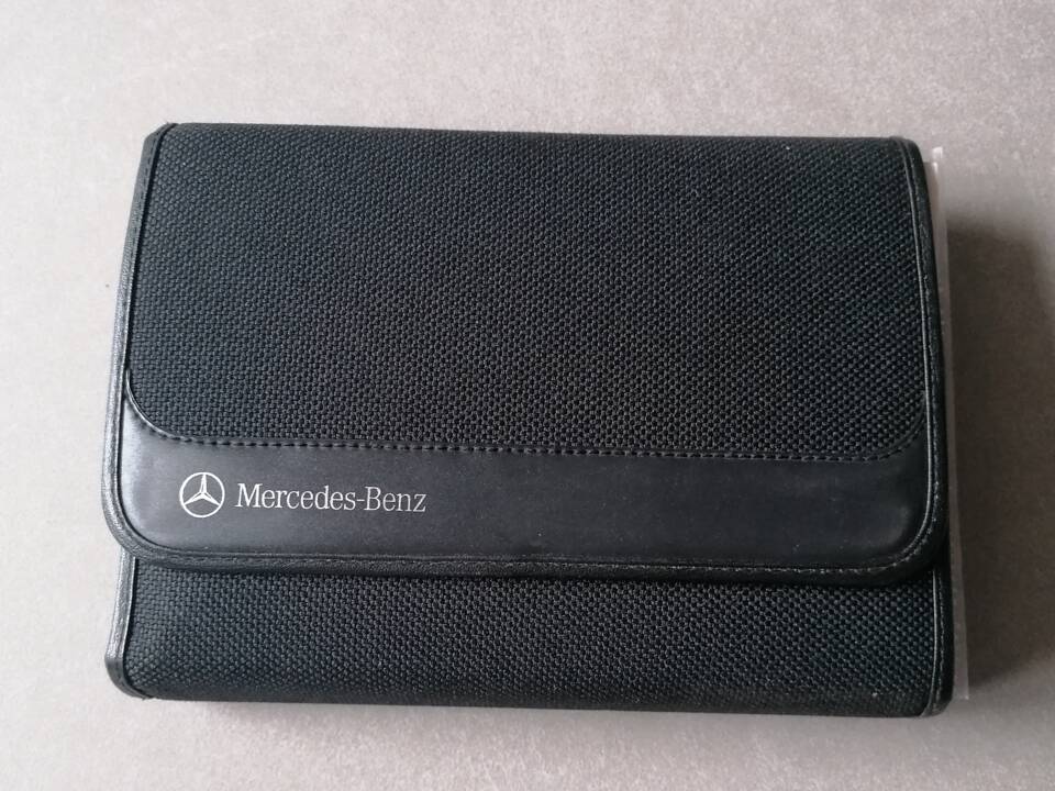 Afbeelding 16/17 van Mercedes-Benz 190 E 2.0 (1992)