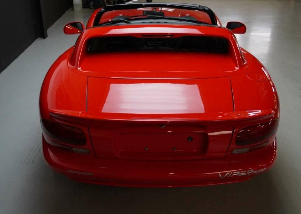 Image 6/50 of Dodge Viper RT&#x2F;10 (1994)