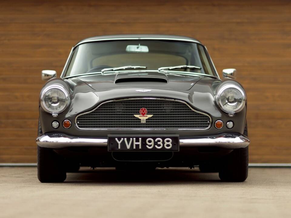Image 23/50 of Aston Martin DB 4 (1962)