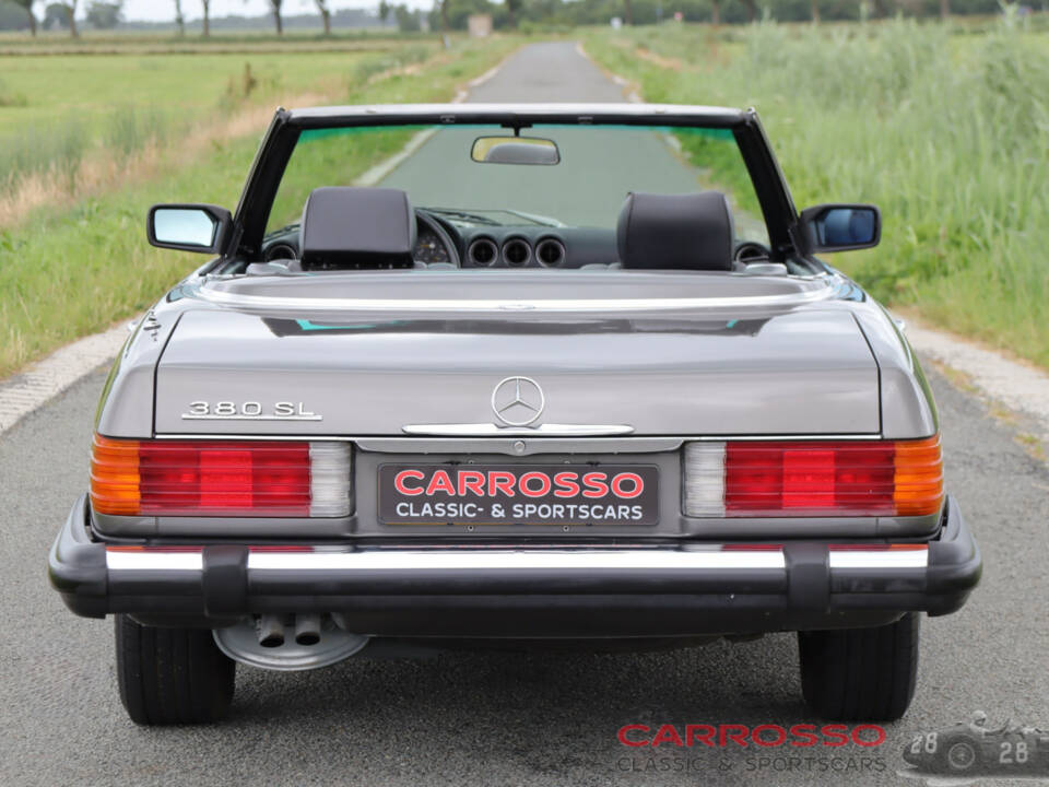 Image 7/42 of Mercedes-Benz 380 SL (1982)