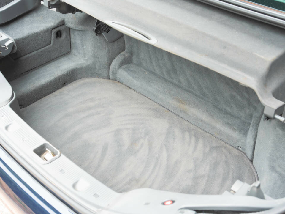Bild 50/50 von Mercedes-Benz SL 55 AMG (2004)