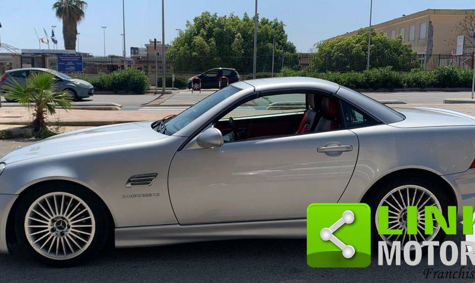 Immagine 8/10 di Mercedes-Benz SLK 230 Kompressor (1997)