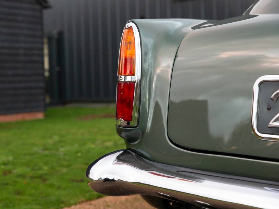 Image 35/42 de Aston Martin DB 4 GT (1959)