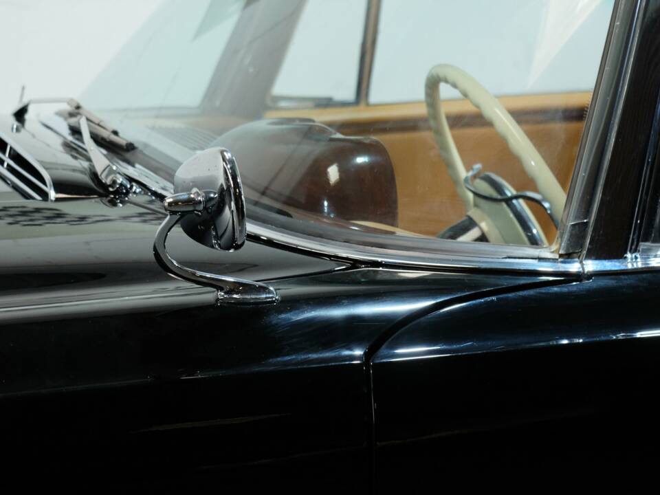 Bild 17/34 von Mercedes-Benz 220 SE b (1963)
