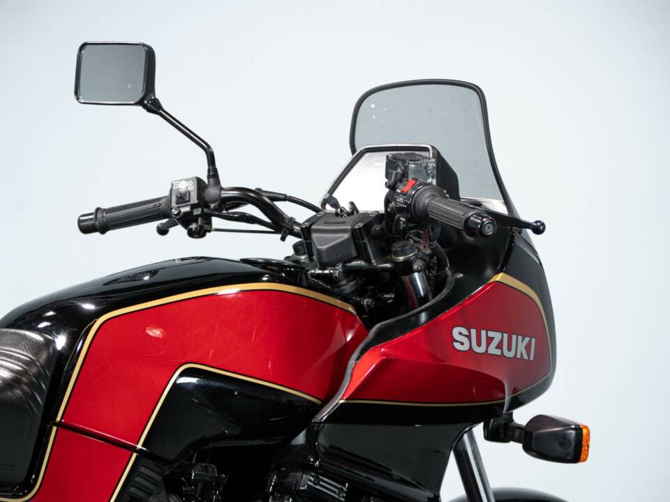 Image 32/50 de Suzuki GSX 1100 ES (1988)