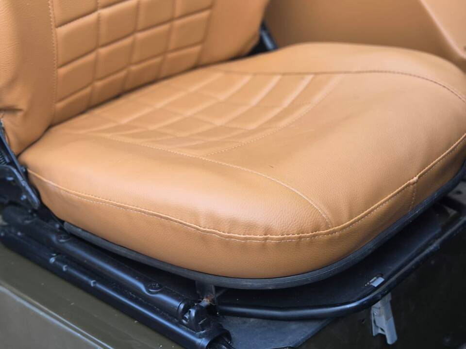 Image 8/25 of Land Rover 90 (1986)