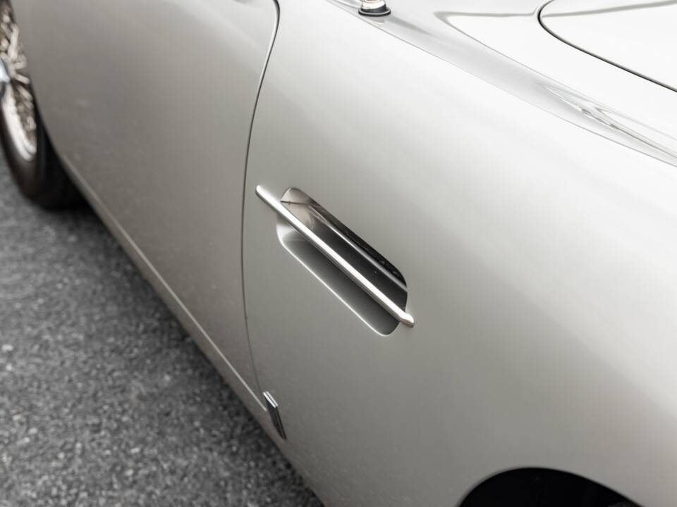 Immagine 66/74 di Aston Martin DB 5 Vantage (1964)