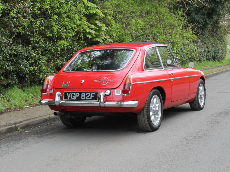 Image 6/16 de MG MGC GT (1968)