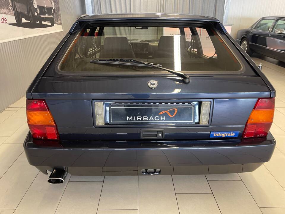 Bild 8/22 von Lancia Delta HF Integrale 16V (1991)