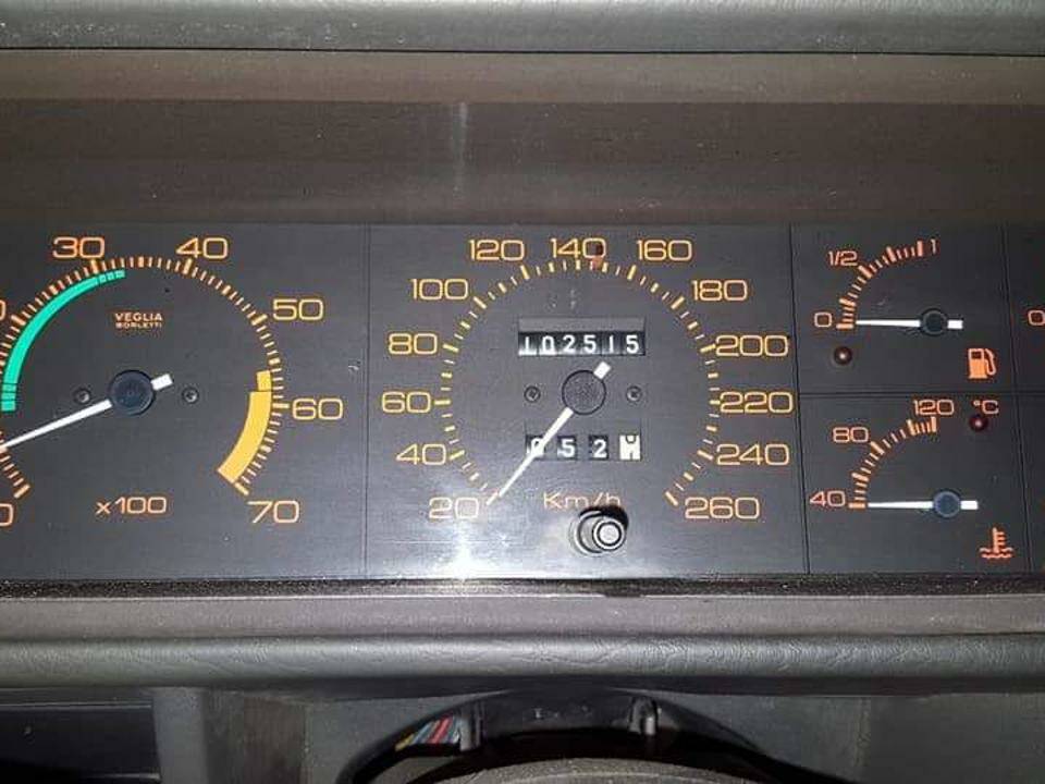 Immagine 4/10 di Alfa Romeo 75 3.0 V6 (1991)