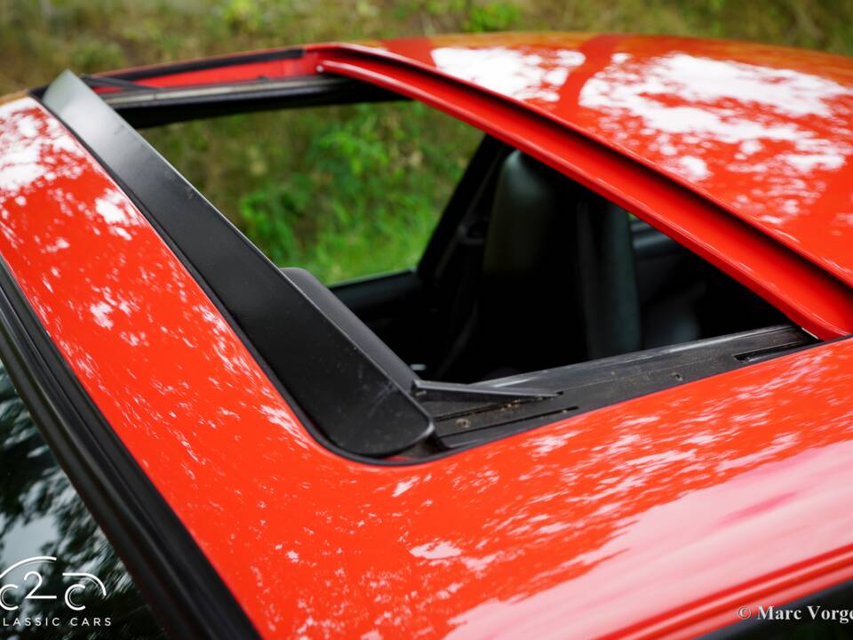 Image 46/63 of Porsche 911 Carrera 3.2 (1986)