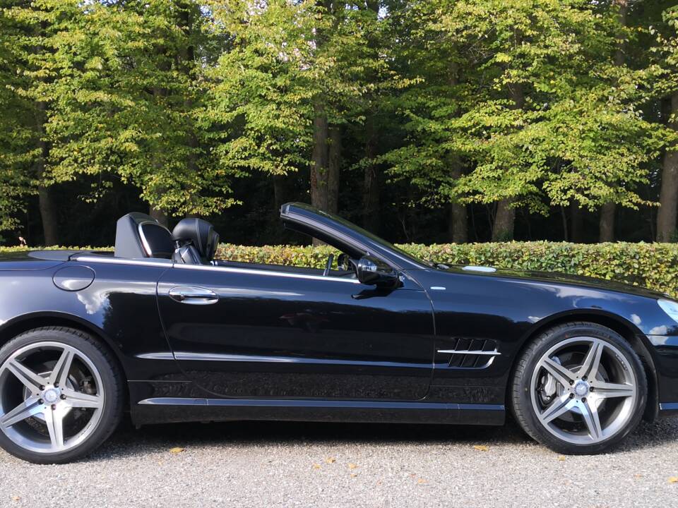 Afbeelding 18/45 van Mercedes-Benz SL 350 (2010)