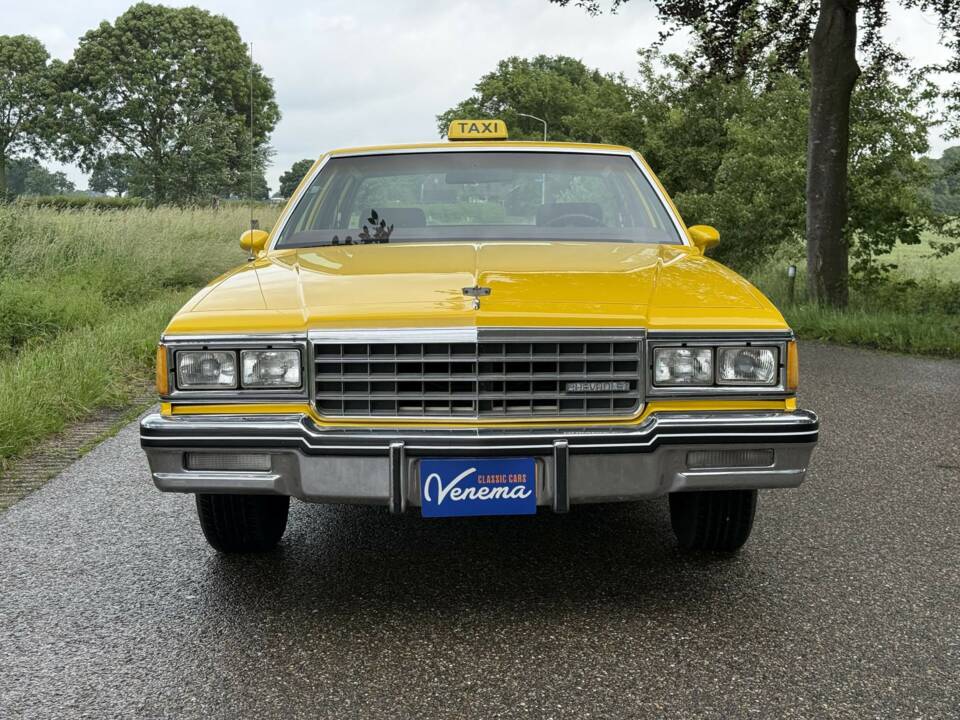 Image 2/22 of Chevrolet Caprice Classic (1985)