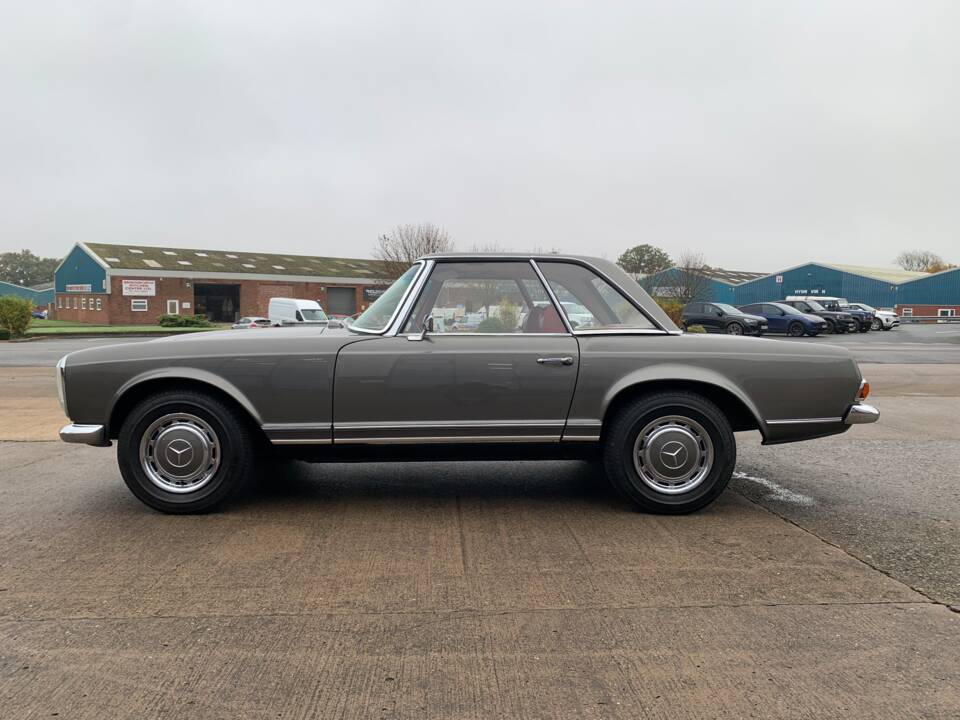 Afbeelding 4/14 van Mercedes-Benz 280 M-SL (1966)