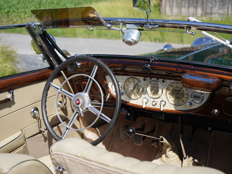 Bild 24/45 von Mercedes-Benz 540 K Cabriolet A (1937)