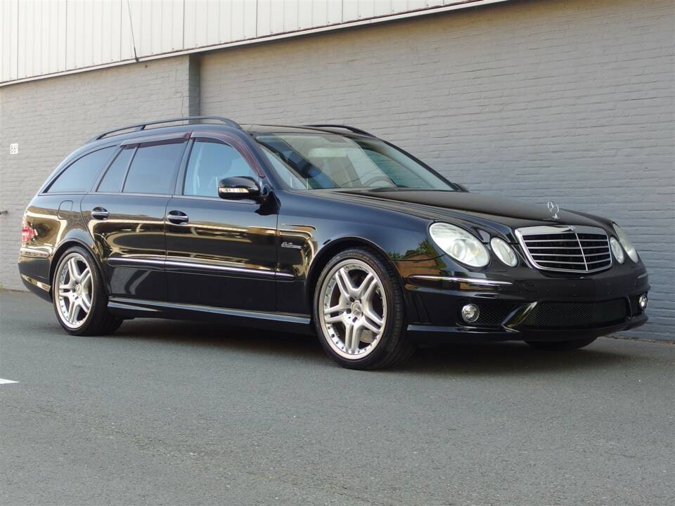 Image 1/98 of Mercedes-Benz E 63 AMG T (2008)