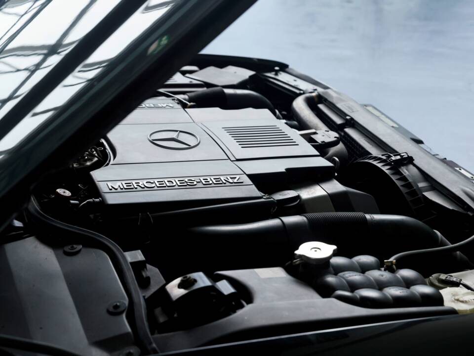 Image 27/37 of Mercedes-Benz SL 500 (1995)