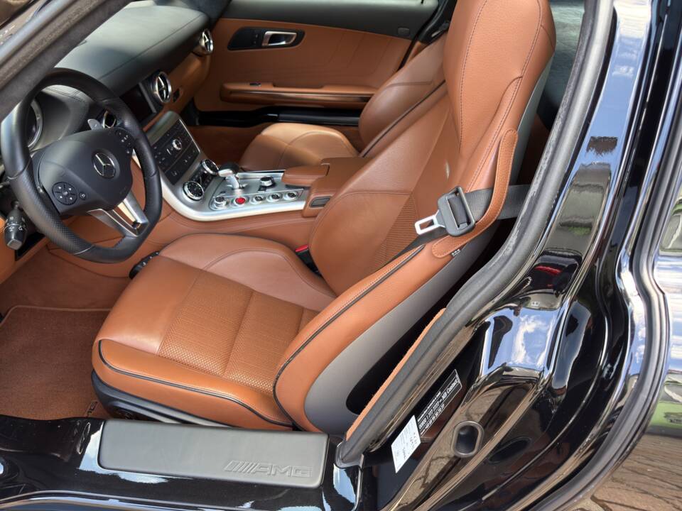 Imagen 9/21 de Mercedes-Benz SLS AMG (2011)