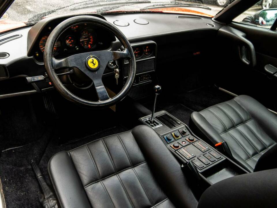 Image 15/26 of Ferrari 208 GTB Turbo (1988)