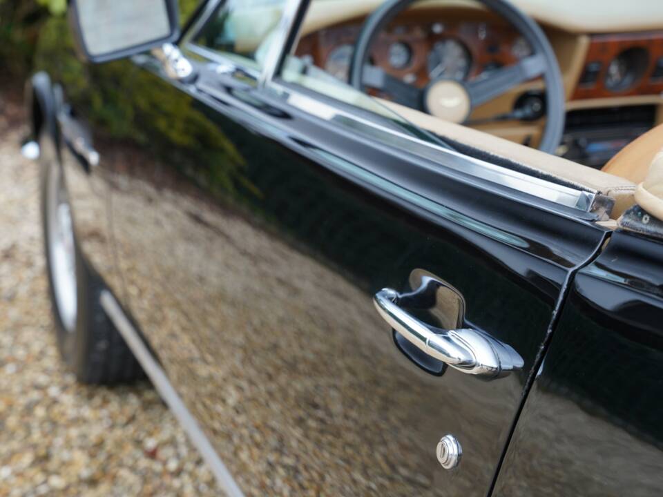 Imagen 29/50 de Aston Martin V8 Volante (1982)