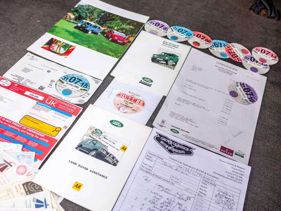 Image 30/50 of Land Rover 110 (1988)