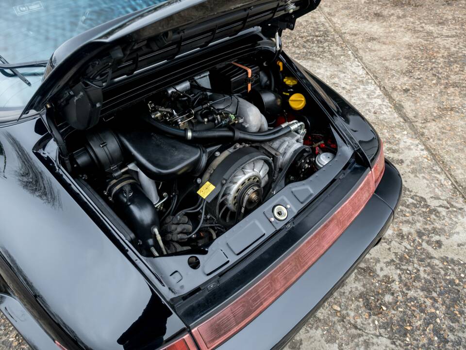 Bild 28/29 von Porsche 911 Carrera 2 (1990)