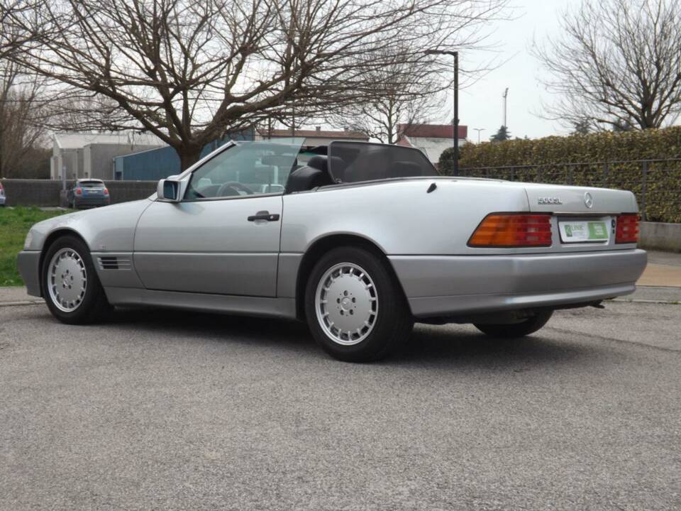 Image 41/50 de Mercedes-Benz 500 SL (1991)