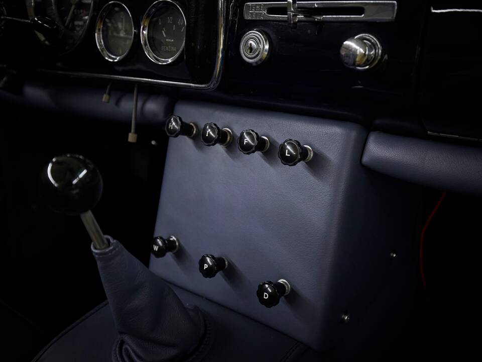 Image 73/100 of Ferrari 250 GT (1962)