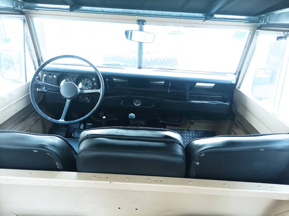 Bild 12/27 von Land Rover 88 (1978)