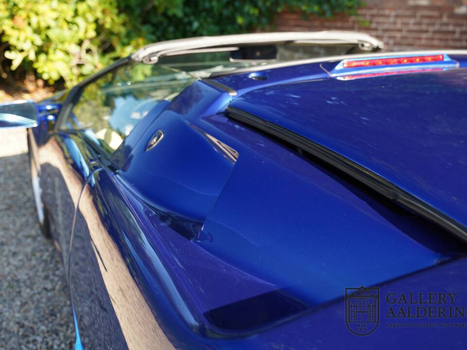 Image 40/50 of Lamborghini Diablo VT Roadster (1996)