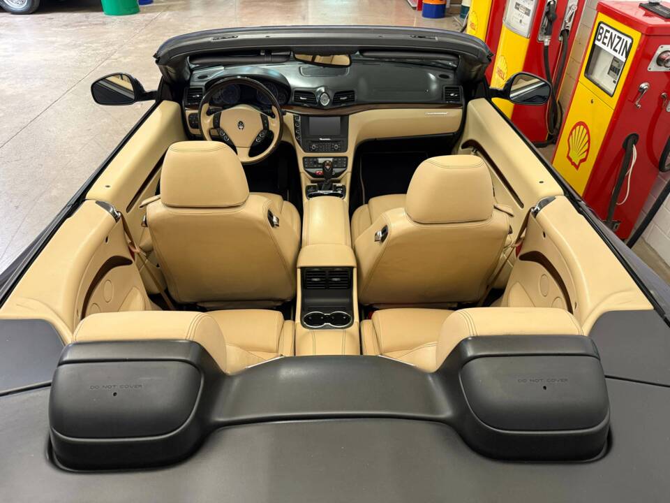 Bild 21/21 von Maserati GranCabrio Sport (2016)