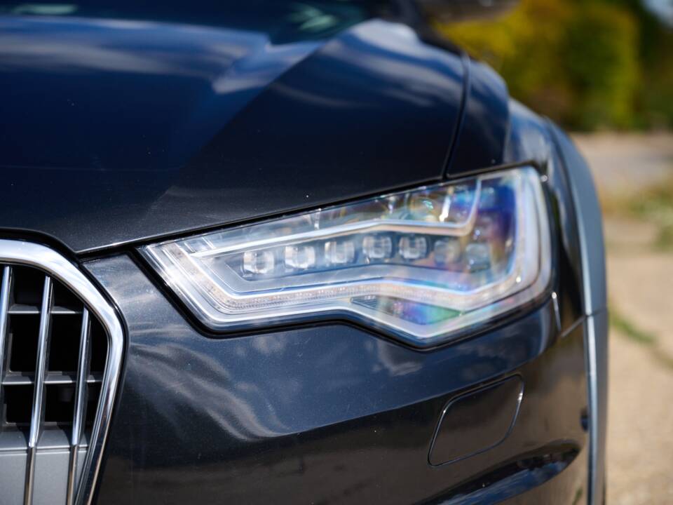Imagen 50/50 de Audi A6 3.0 TDI allroad quattro (2012)