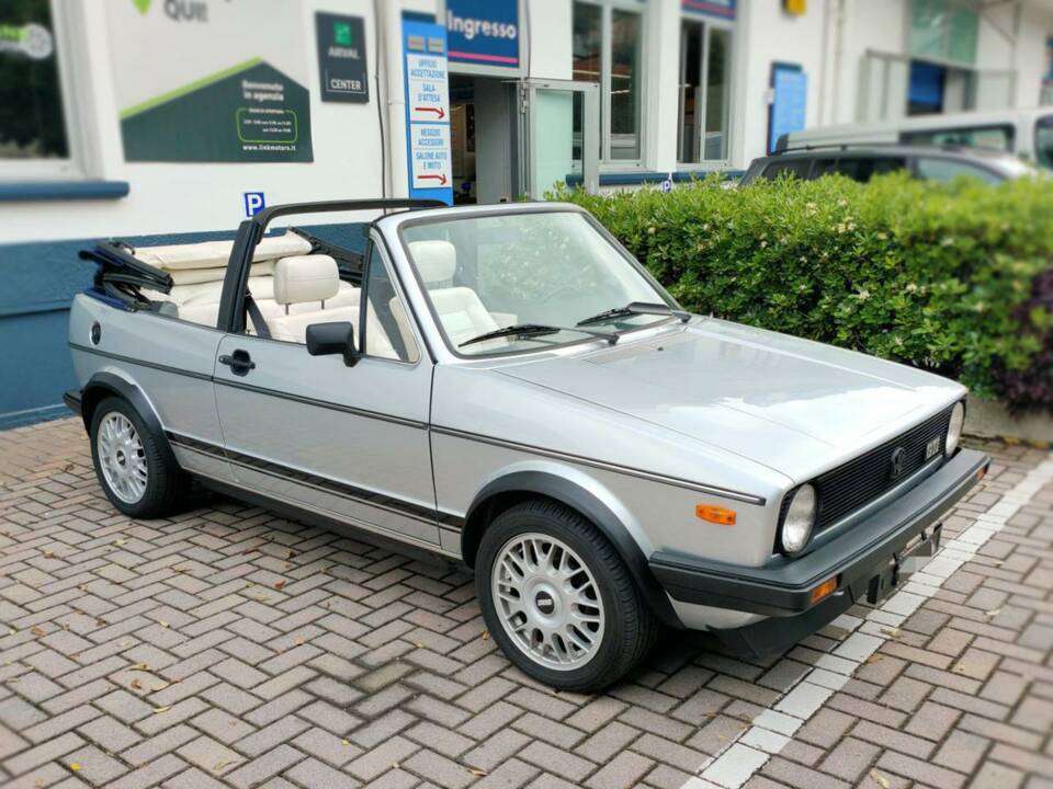 Bild 9/10 von Volkswagen Golf I Cabrio GLi 1.6 (1981)