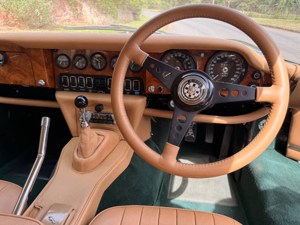 Afbeelding 11/17 van Jaguar E-Type V12 (2+2) (1973)