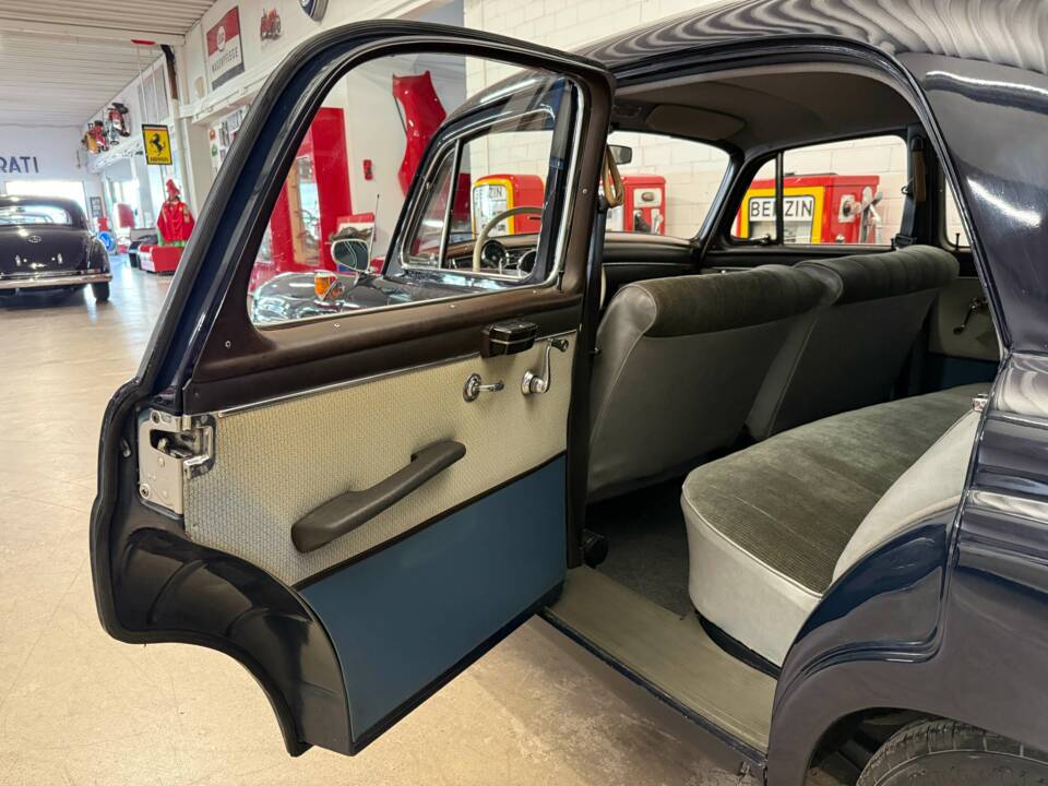 Image 11/18 of Mercedes-Benz 180 Db (1961)