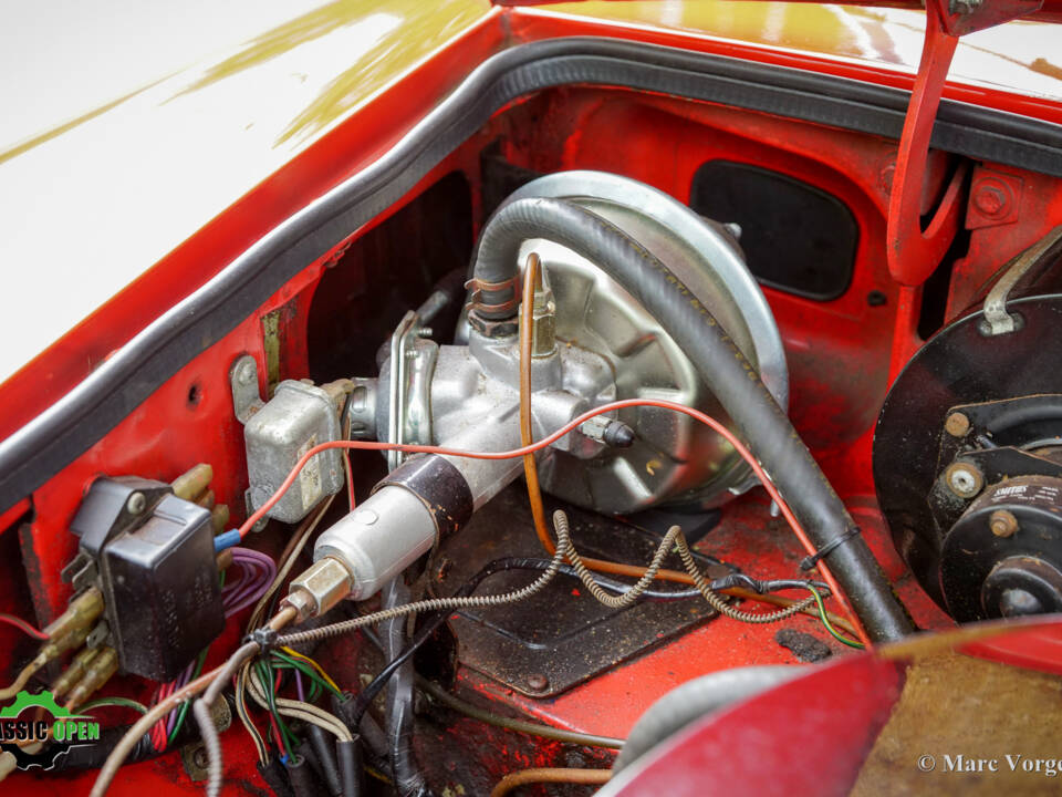 Image 19/46 de MG MGB GT V8 (1975)