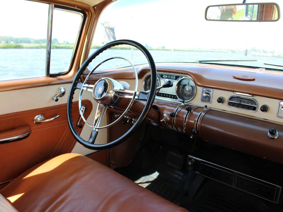 Image 16/29 of Buick 60 Century (1954)