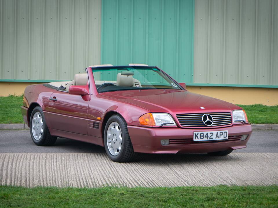 Image 8/28 of Mercedes-Benz 500 SL (1992)