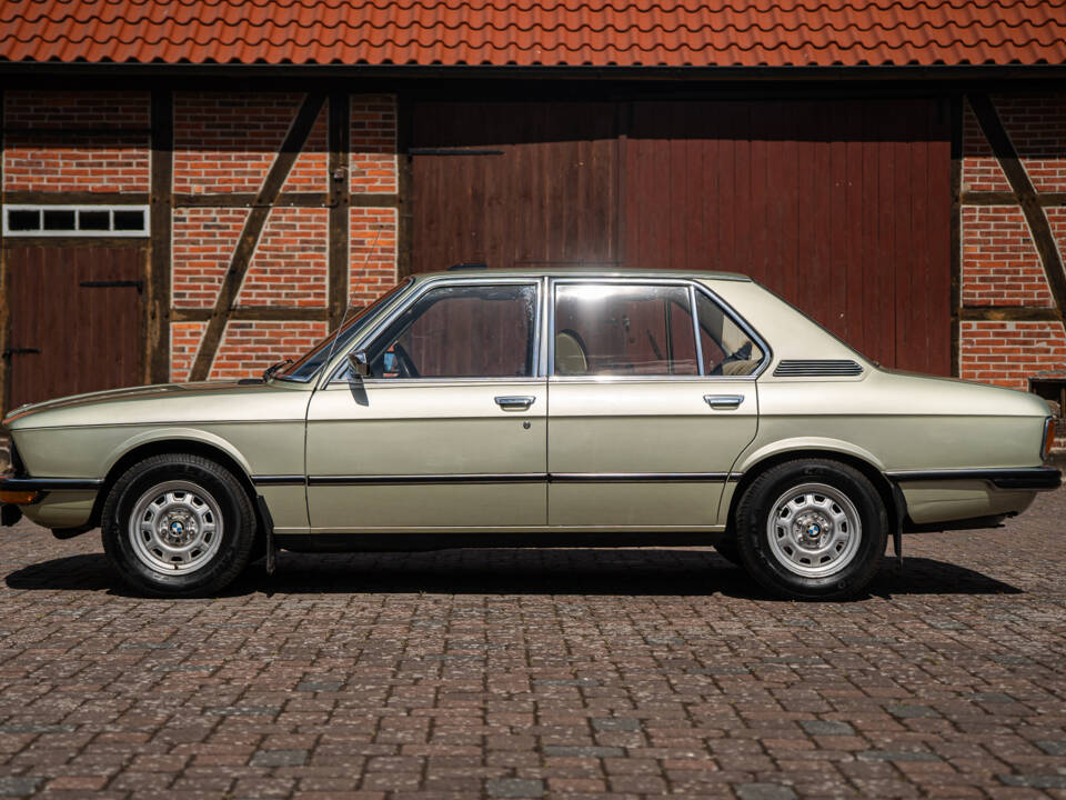 Image 12/46 of BMW 525 (1978)