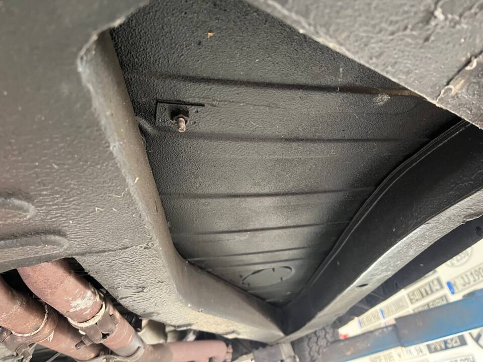 Immagine 43/50 di Triumph TR 6 (1974)