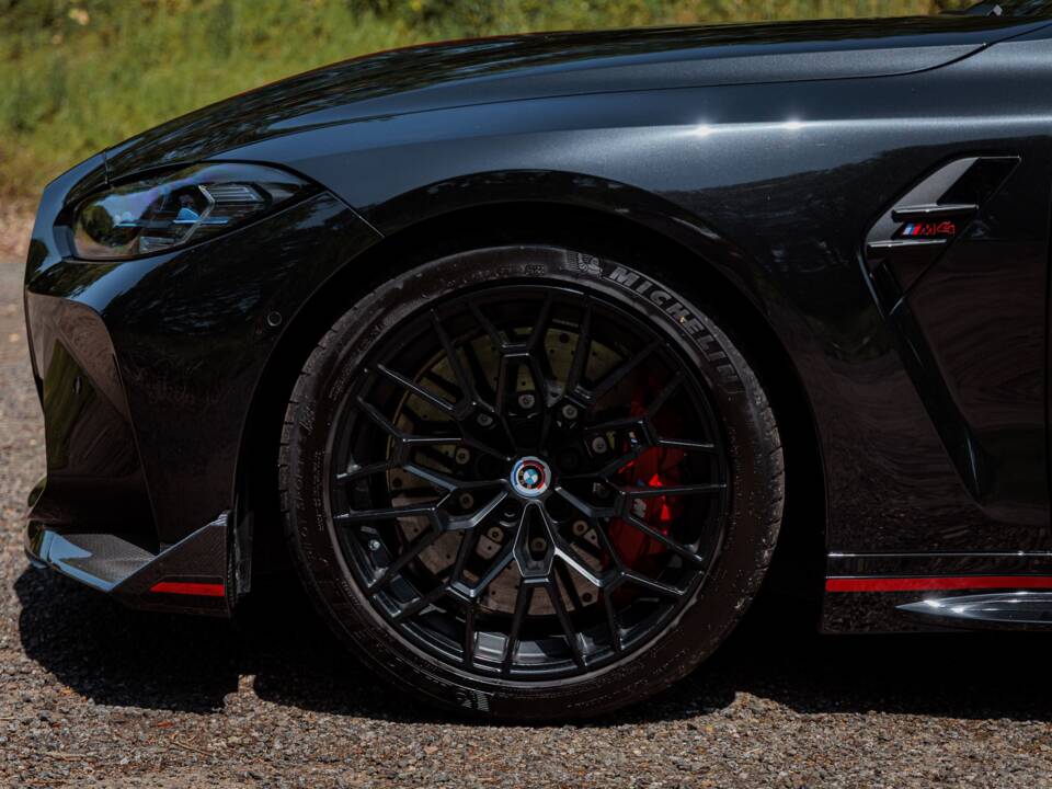 Image 17/41 of BMW M4 CSL (2022)