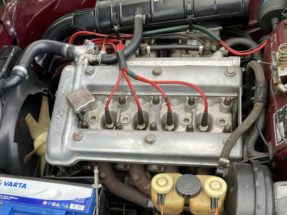 Image 13/15 of Alfa Romeo Giulia GT 1300 Junior (1971)