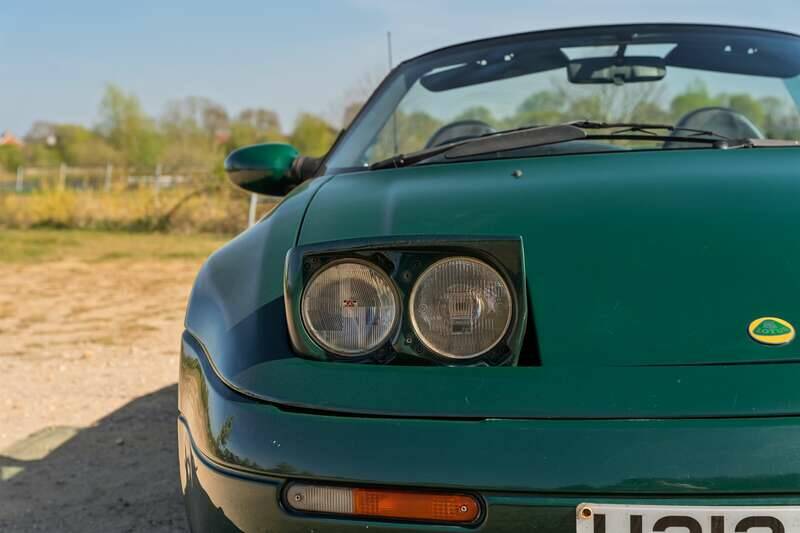 Image 34/50 of Lotus Elan (1991)