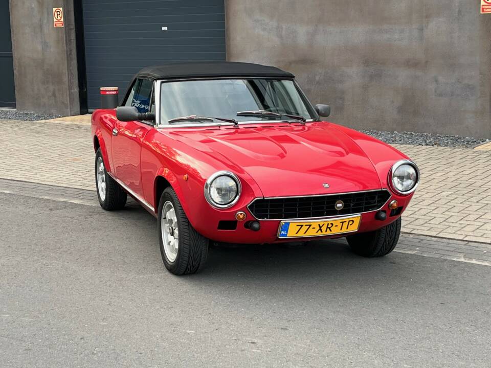 Bild 2/8 von FIAT Pininfarina Spidereuropa (1983)