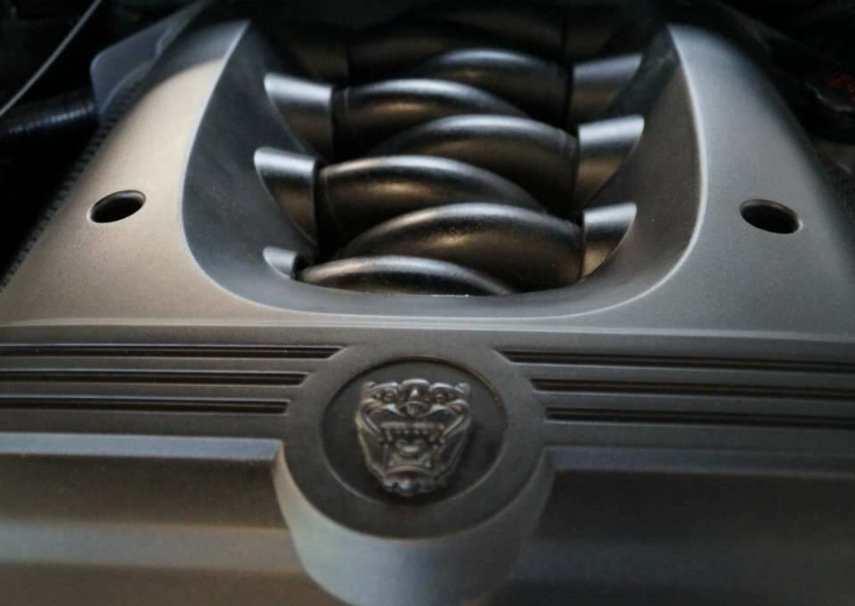 Image 20/50 of Jaguar XJ 8 4.2 (2007)
