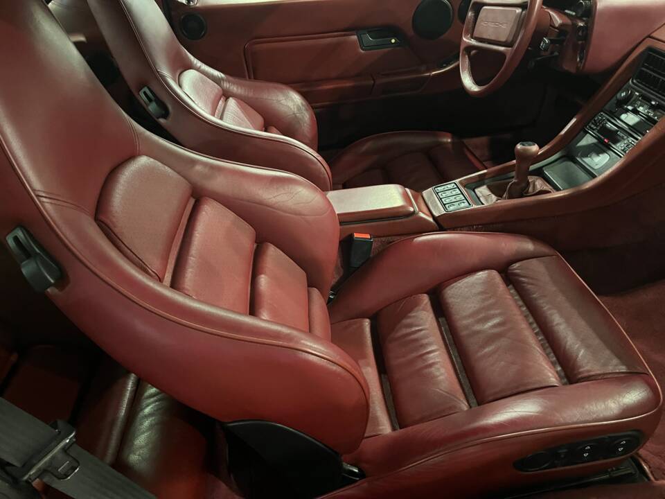 Bild 11/17 von Porsche 928 GT (1989)