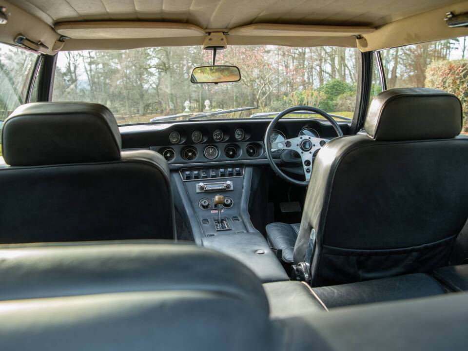 Image 7/8 of Jensen Interceptor MK III (1972)