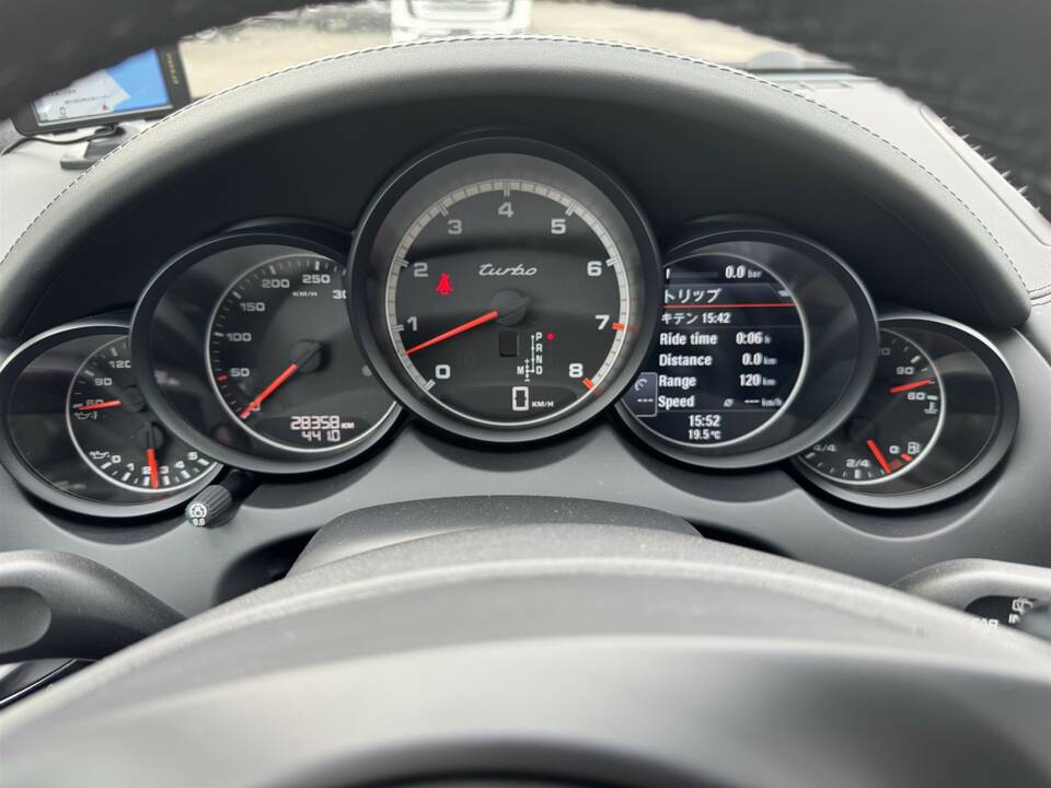 Bild 14/63 von Porsche Cayenne Turbo (2010)